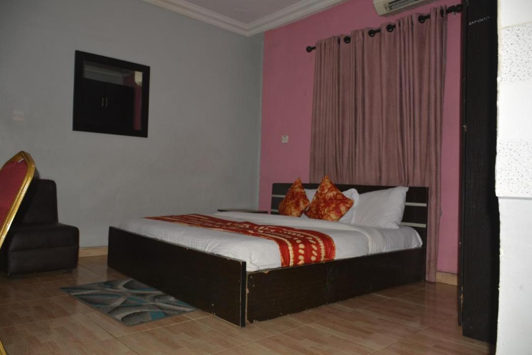 Esporta Suites Yaba Lagos Exterior photo