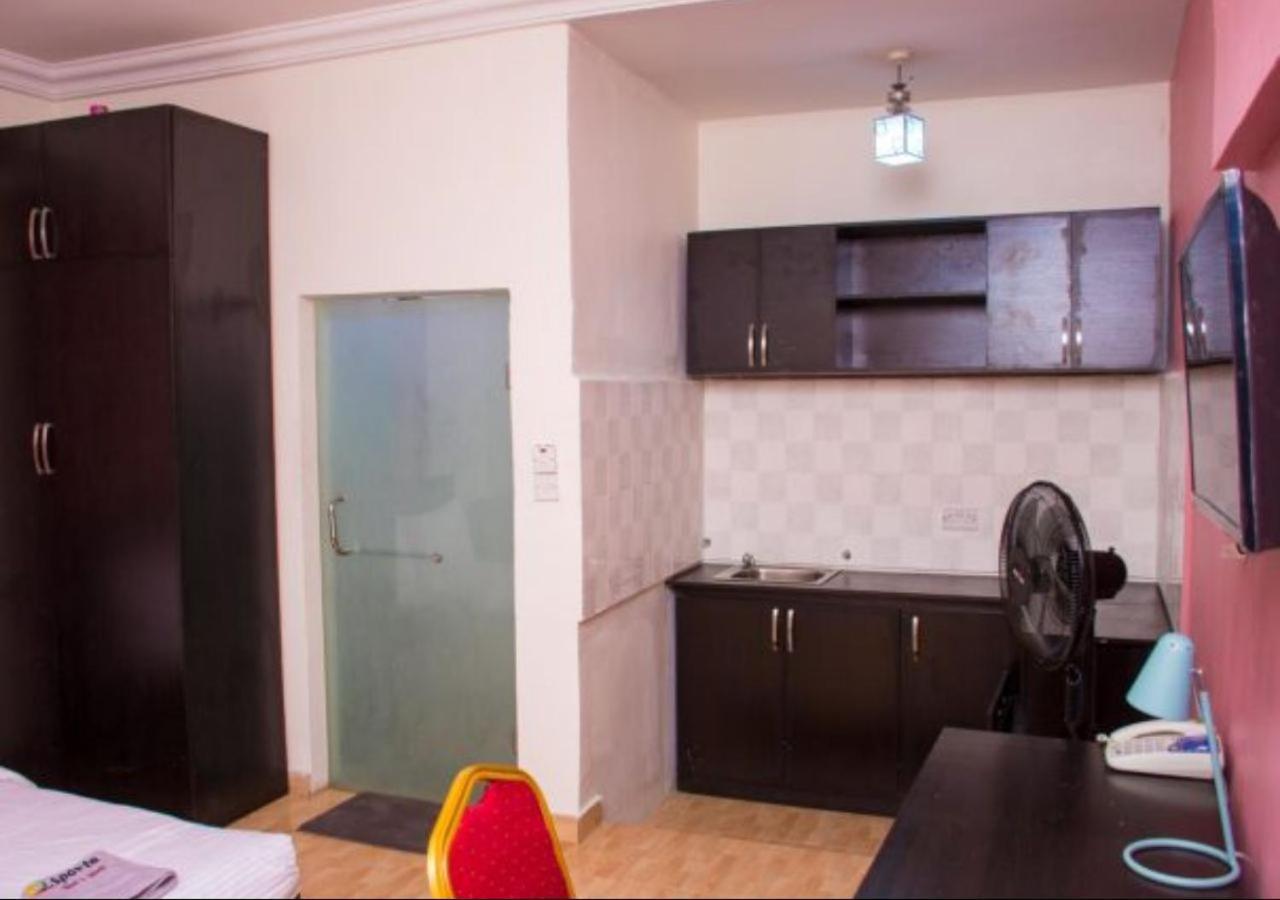 Esporta Suites Yaba Lagos Exterior photo
