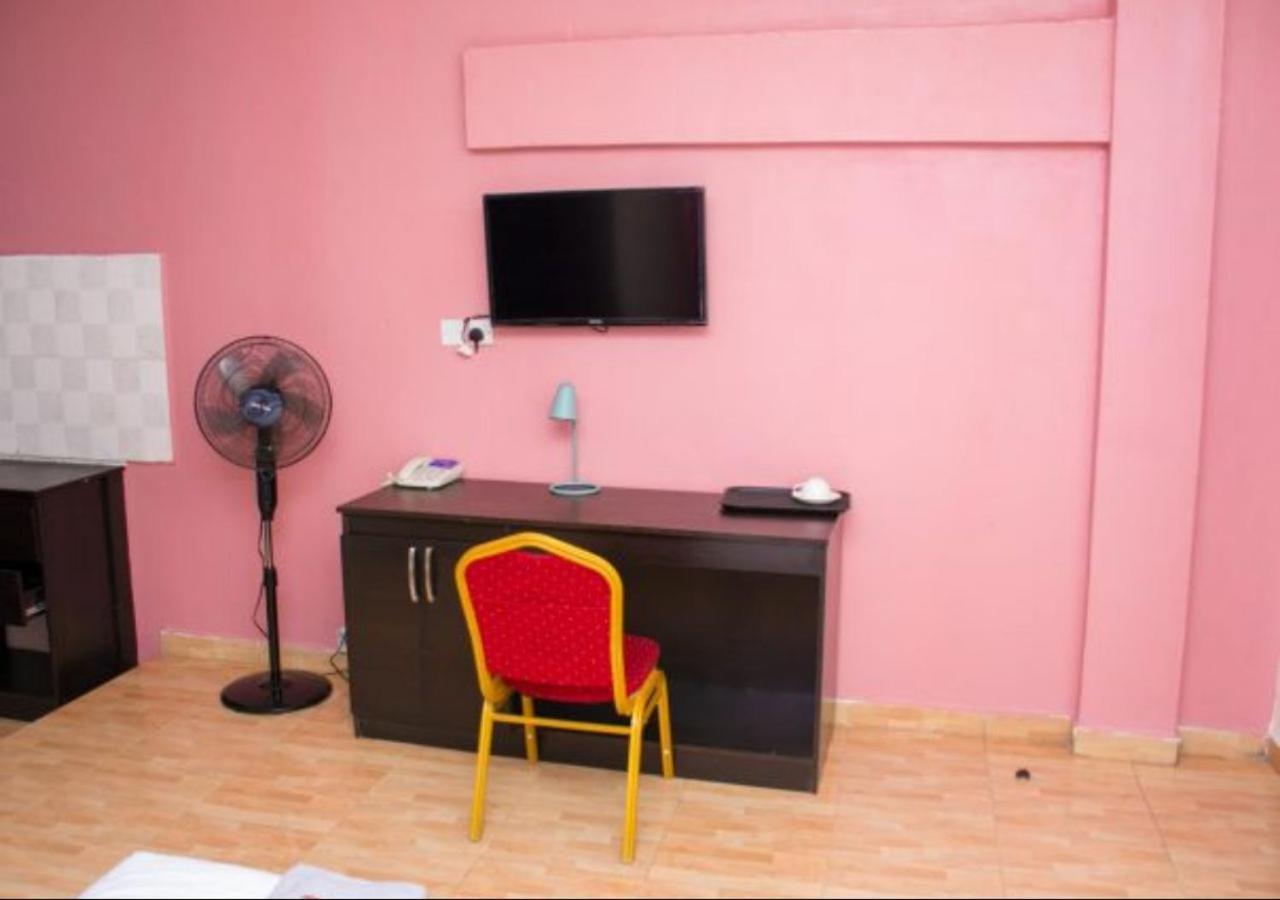 Esporta Suites Yaba Lagos Exterior photo
