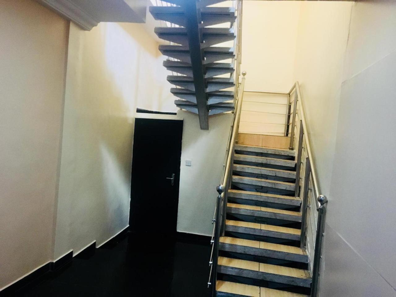 Esporta Suites Yaba Lagos Exterior photo